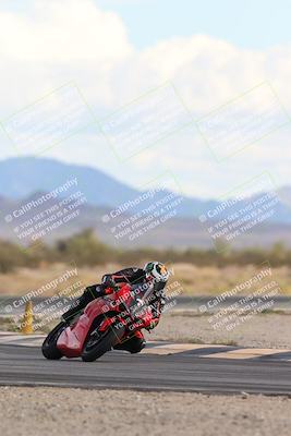 media/Nov-16-2025-Race Pace (Sun) [[8c5fa54630]]/Non Verified Riders (1st 20 Minutes)/5-Turn 15 (110pm)/